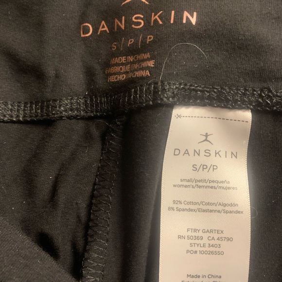 (1563) S Danskin Women's Everyday Basic Capri - Picture 4 of 6